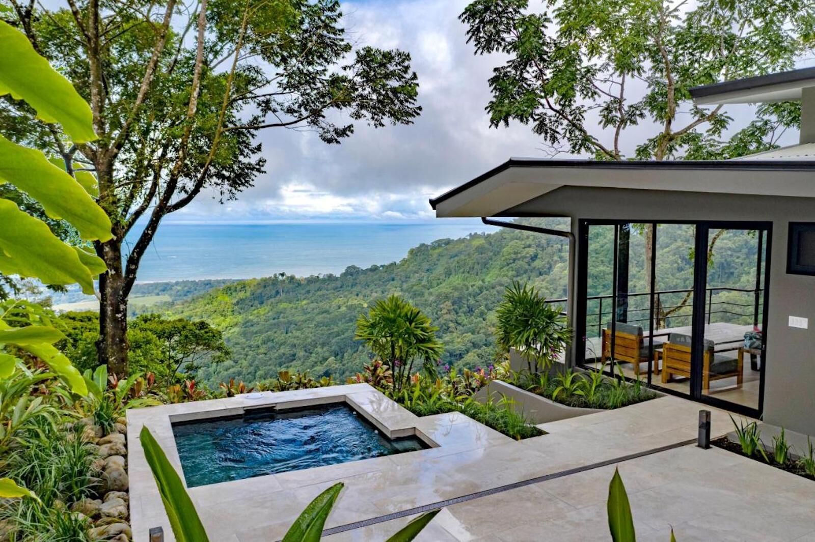 https://cdn1.matadornetwork.com/blogs/1/2022/04/Rancho-Pacifico-Ecolodge-in-Costa-Rica.jpg