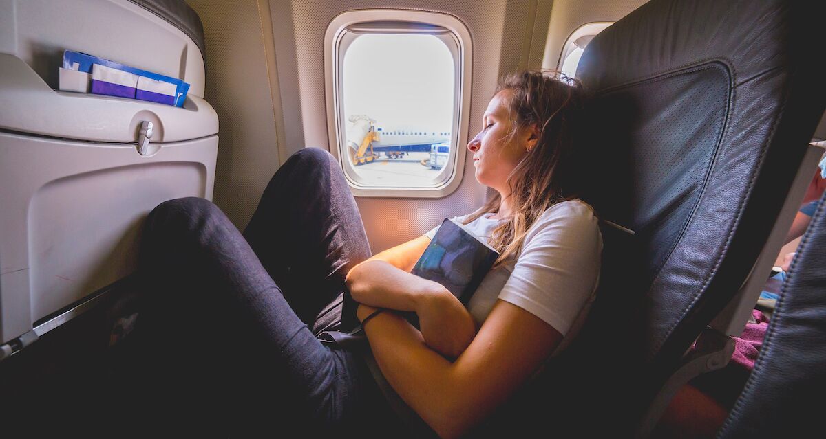 Should you recline on an airplane? The perennial seat debate, explained. -  Vox