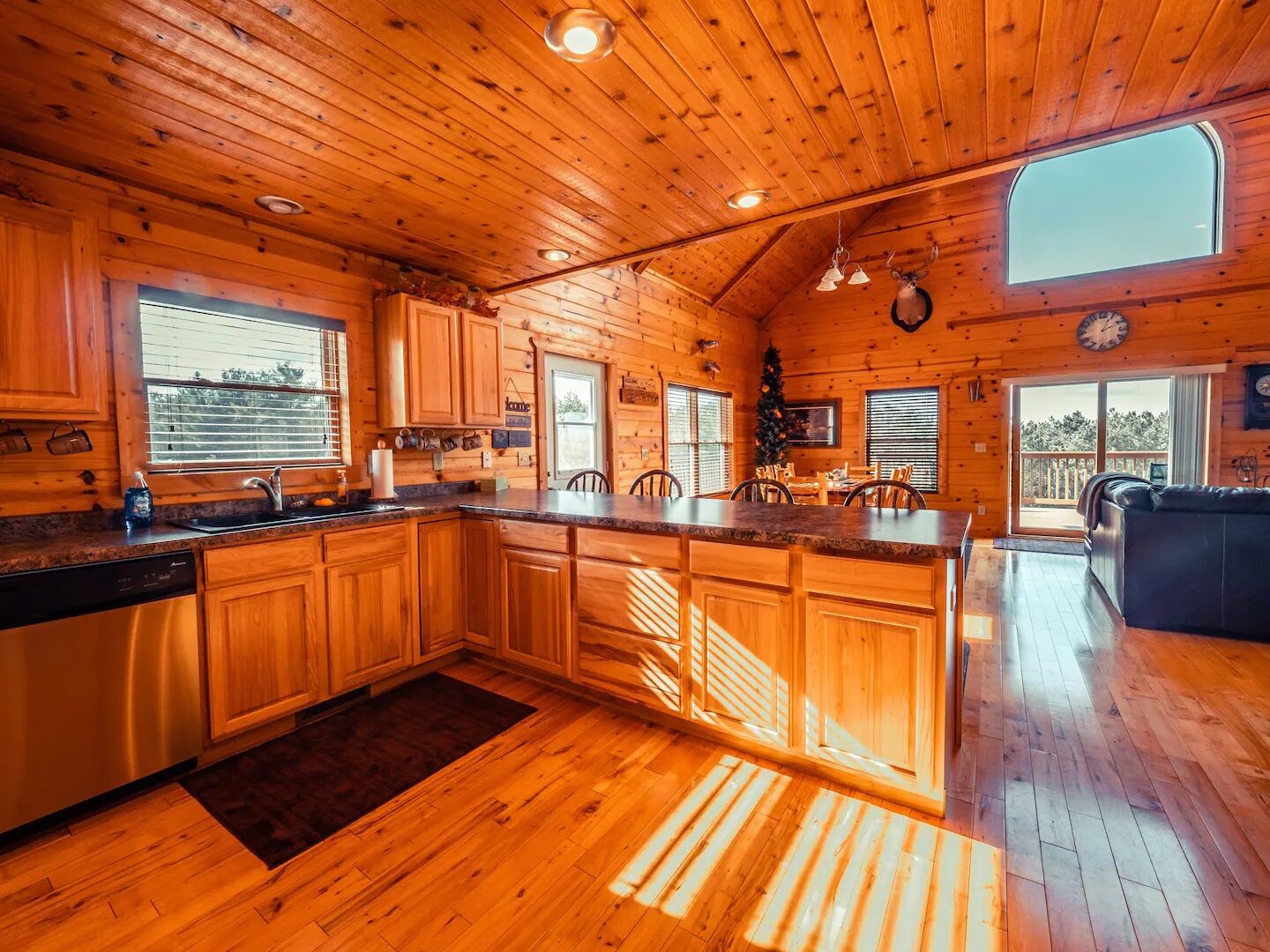 11 Best Airbnb Wisconsin Rentals to Live Your Best Lake Life