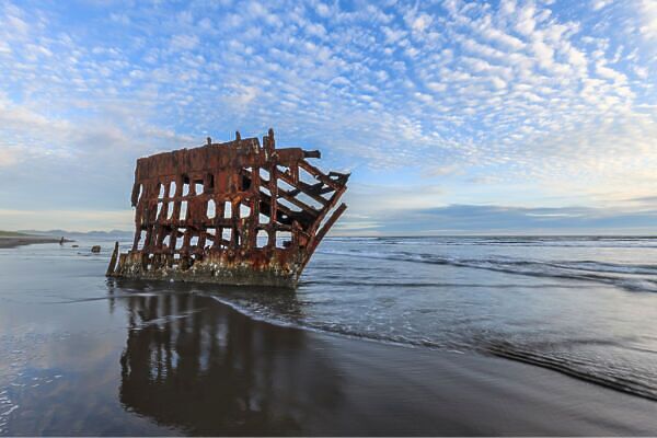 7 West Coast Shipwrecks You Can See From Land and Sea