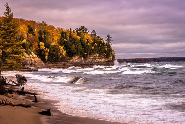 pictured rocks national lakeshore beach