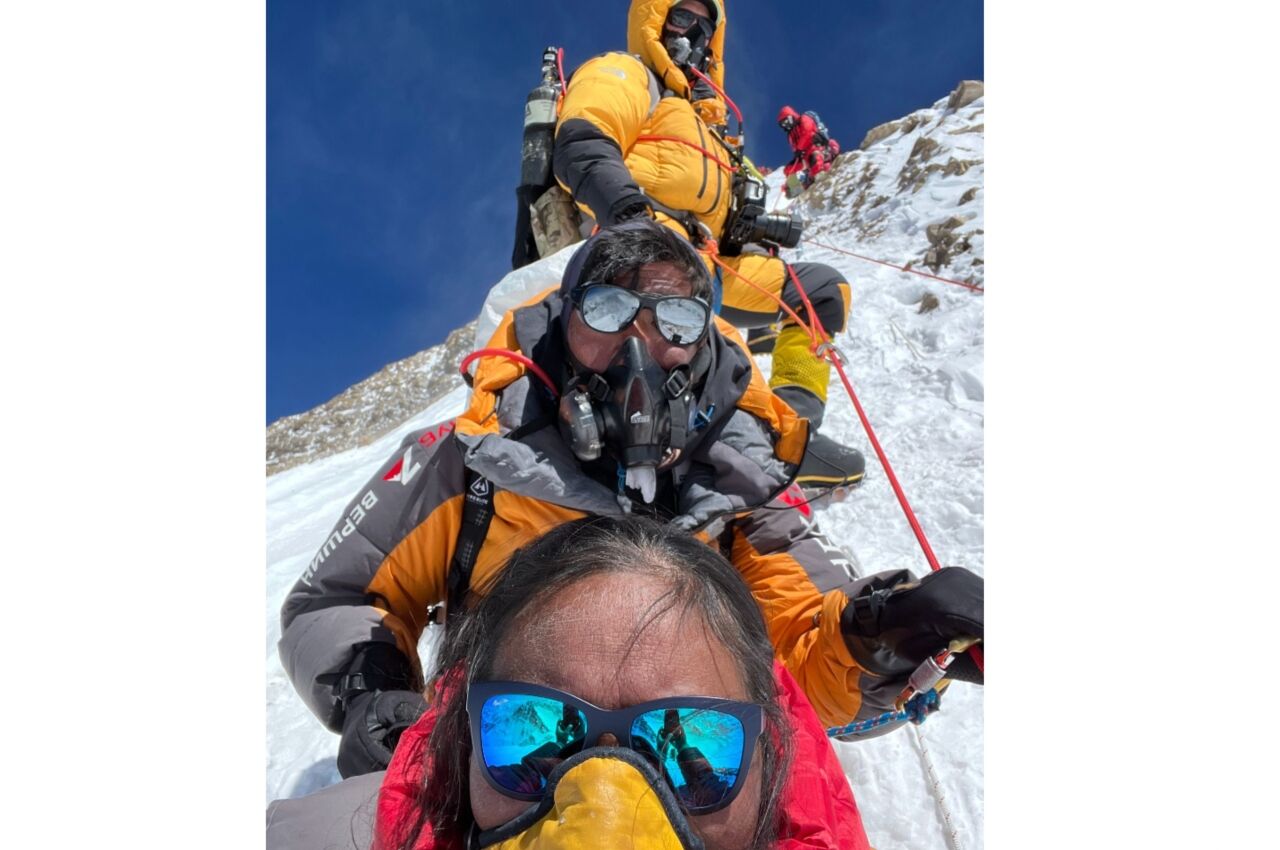 Group of climbers on everest with Lhakpa Sherpa 