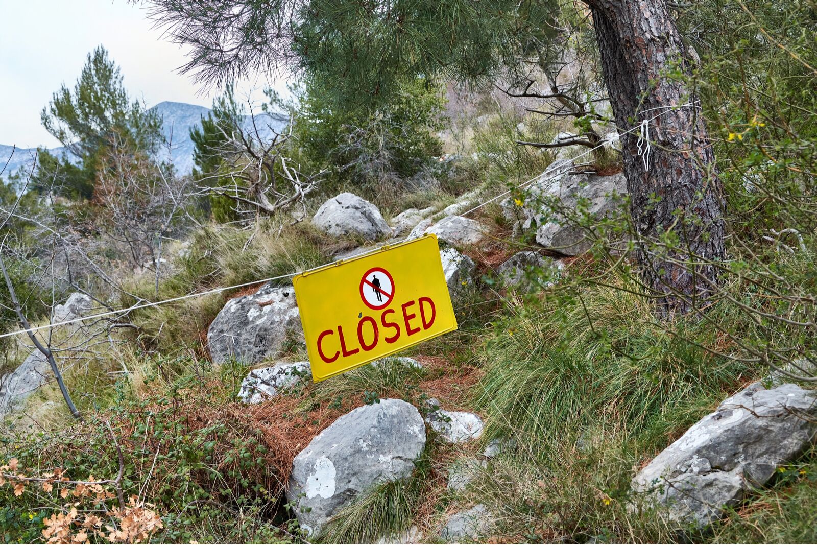 closed trail sign