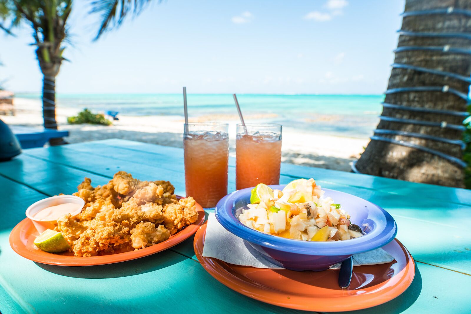conch-dishes-fritter-conch-salad-cocktails-outdoor