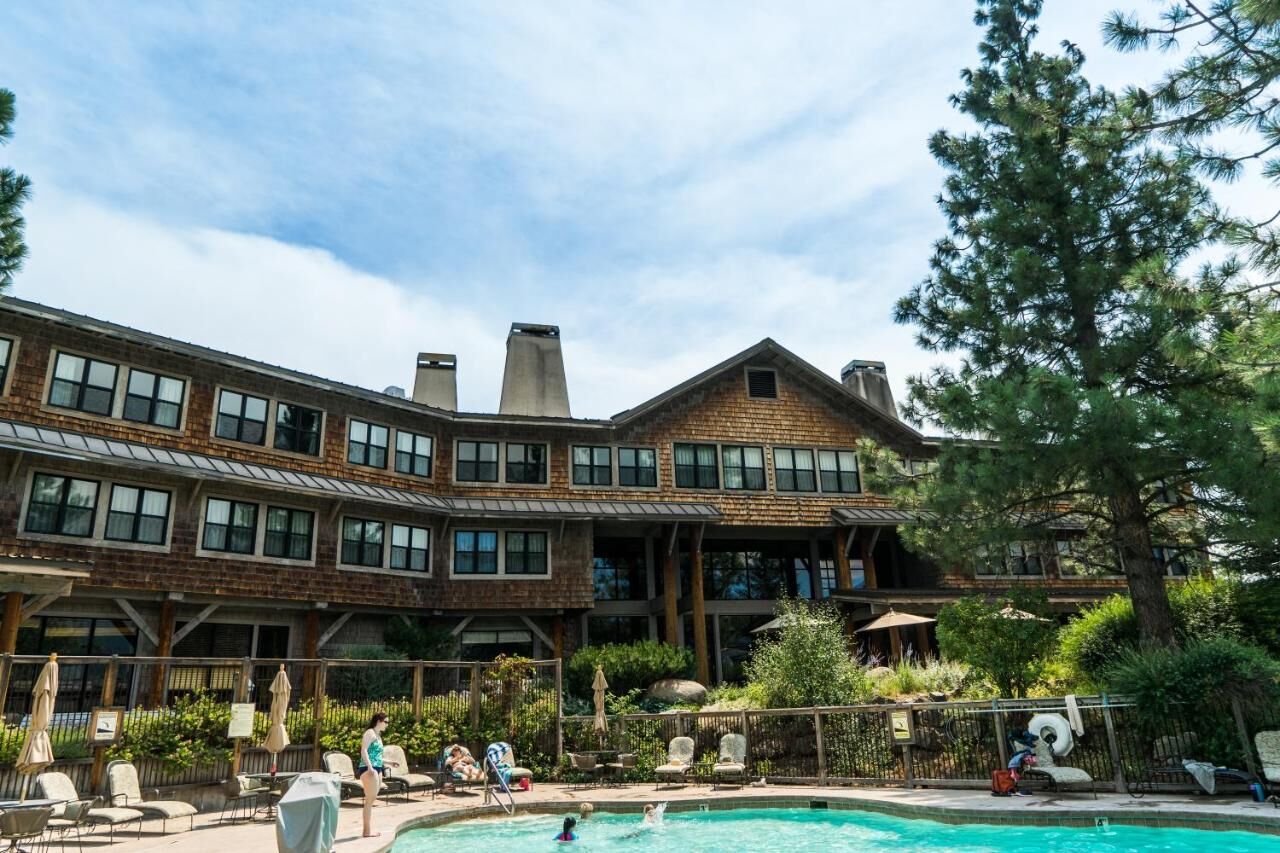 Cascade Mountain Lodge: A Tranquil Oasis Amidst Natures Embrace