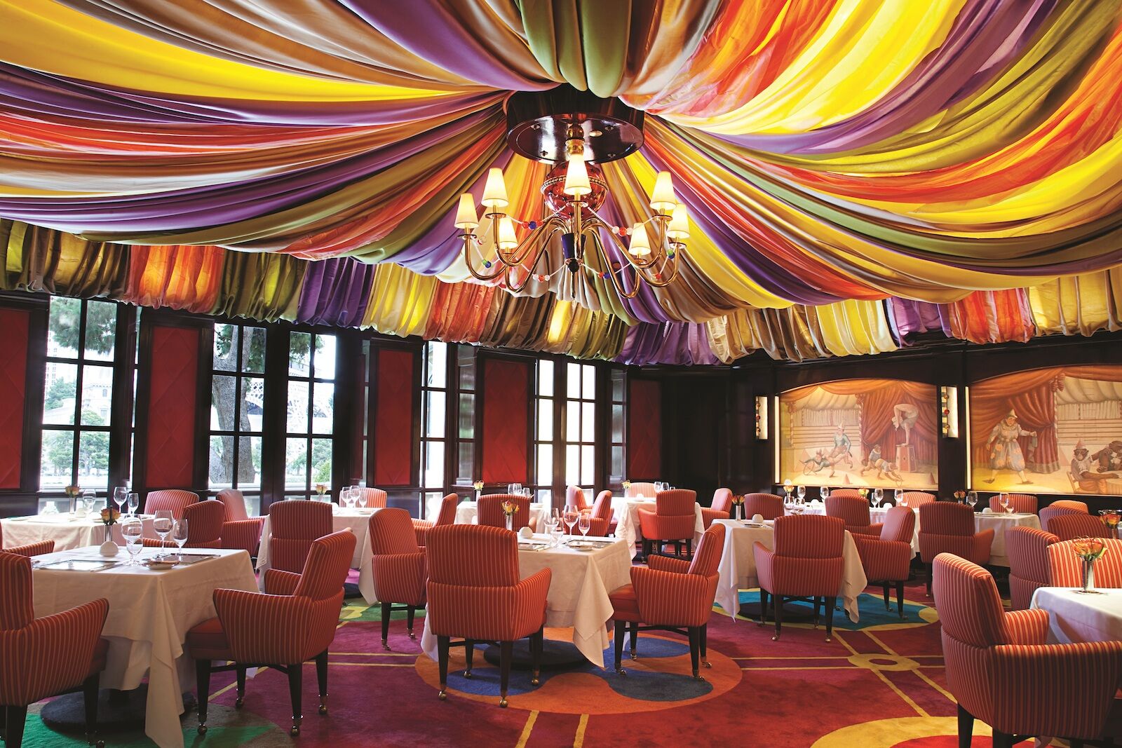 Le_Cirque_Michelin-star-restaurants-in-Las-Vegas