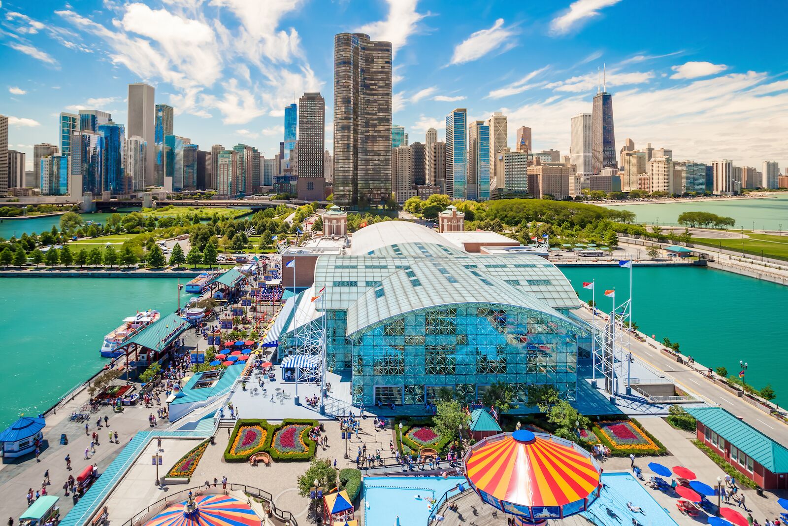 View of Navy Pier in Chicago, one of the free places you can go to if you're going to Lollapalooza Chicago this year