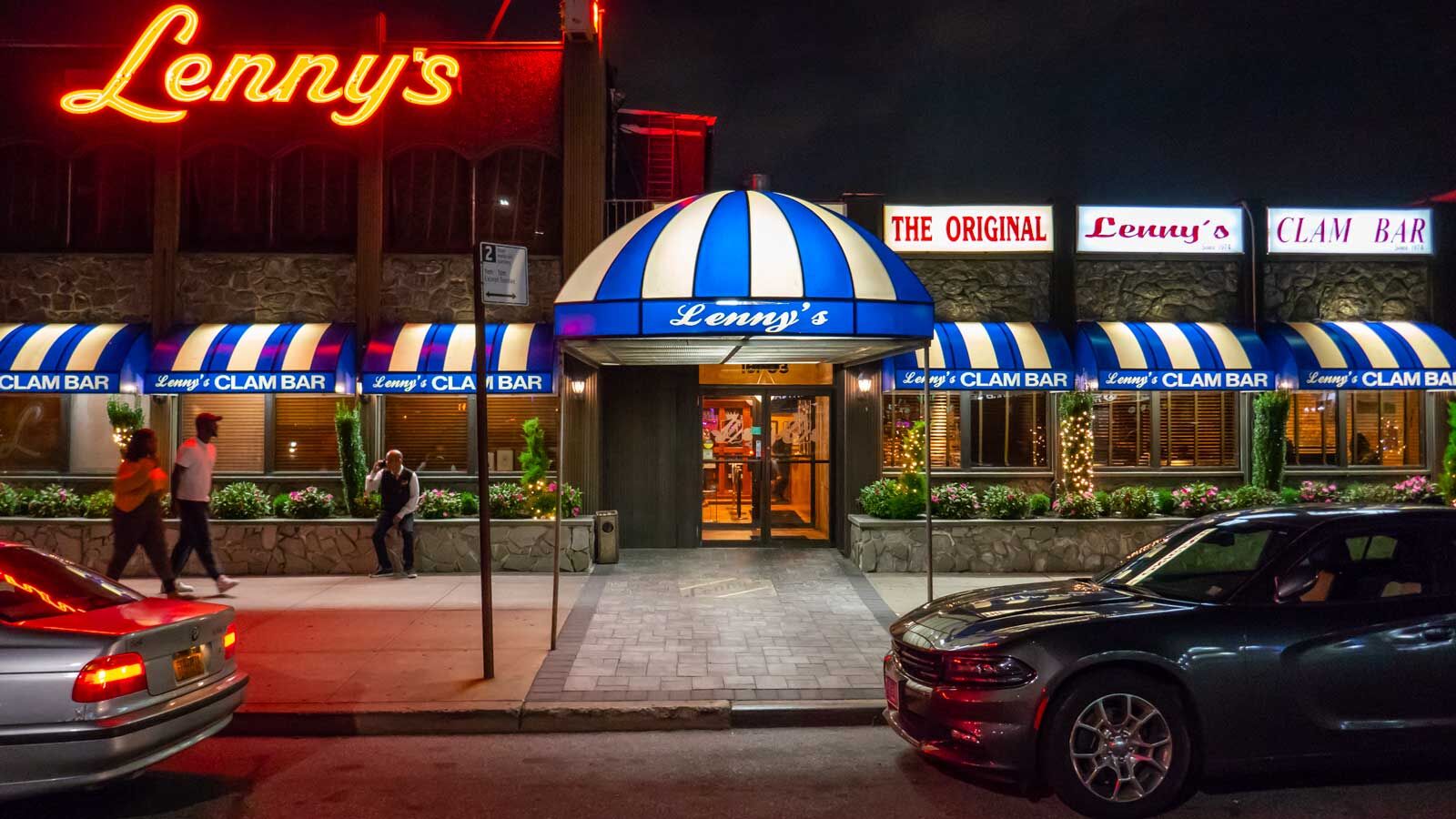 New York City Italian restaurants-Lennys-Clam-Bar-at-night-Howard-Beach-Queens-NYC