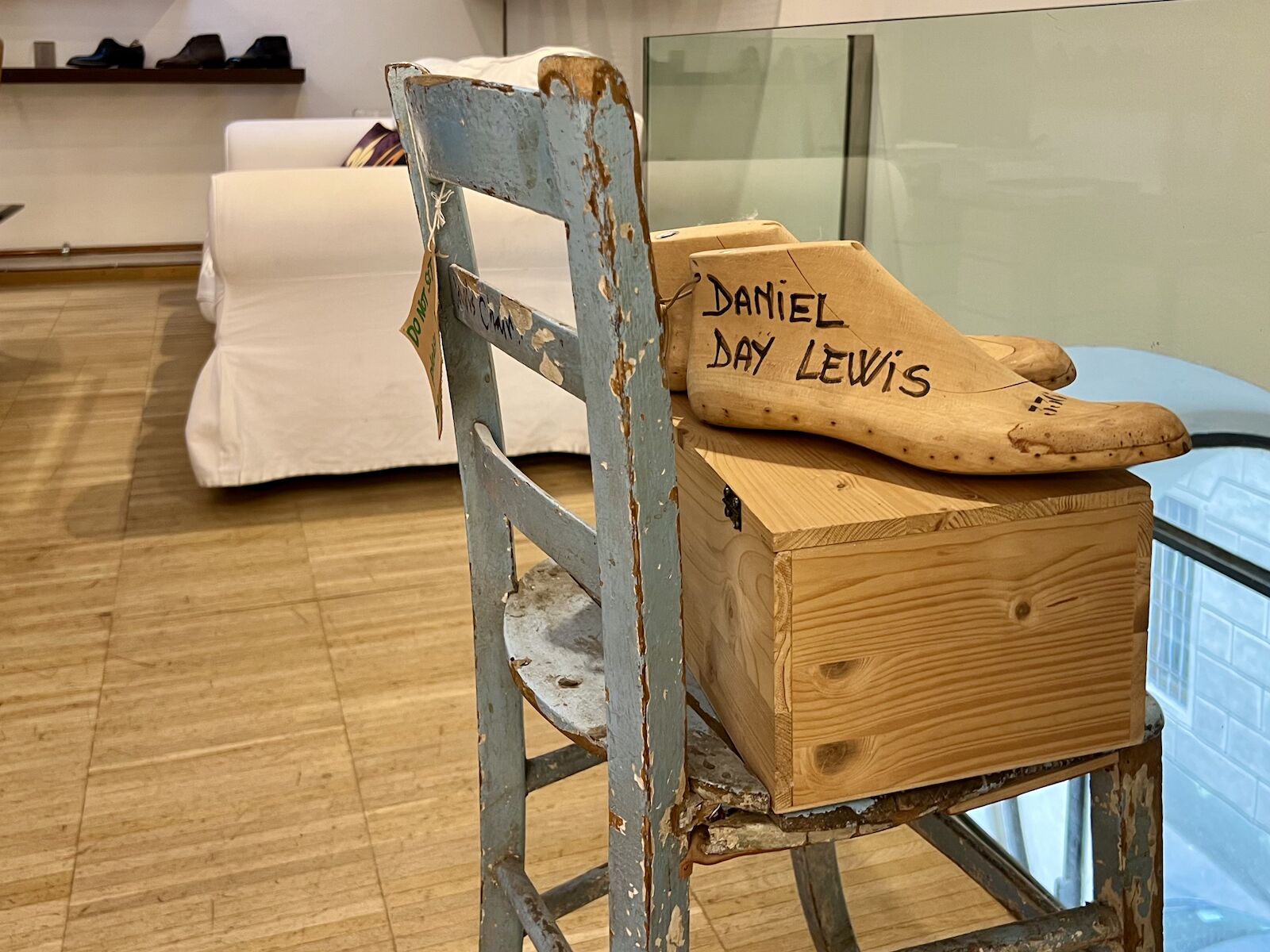 daniel day lewis chair and shoe mold in florence