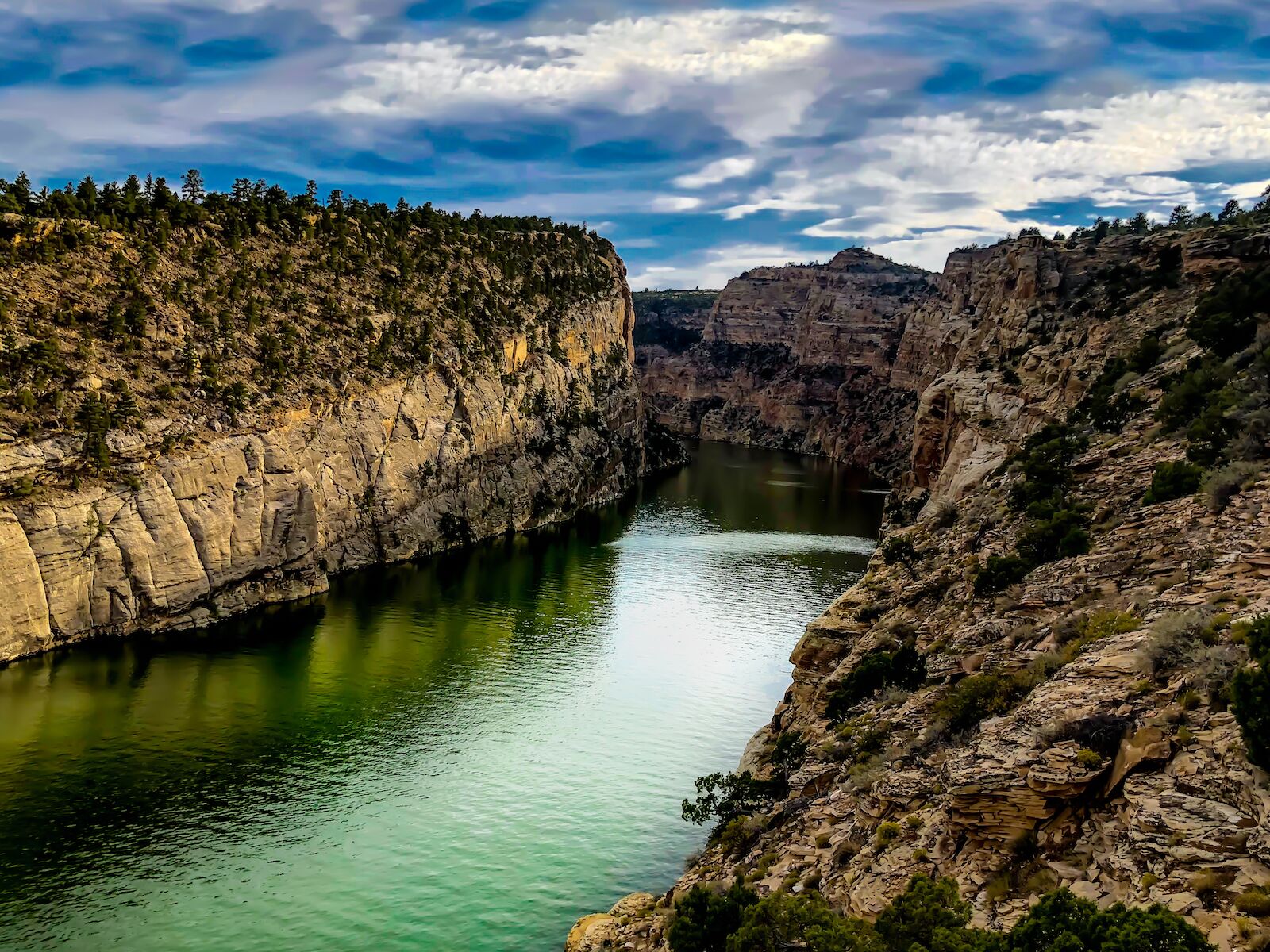 fremont canyon at alcova reservoir places to visit in wyoming