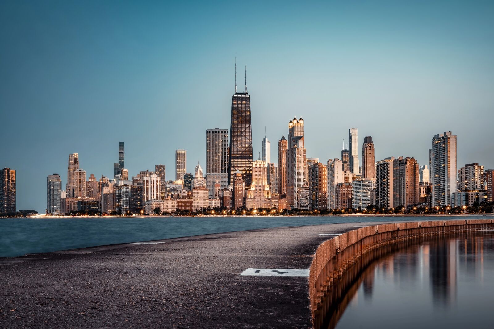 A Guide to the Chicago Skyline Through 28 Buildings That Define It