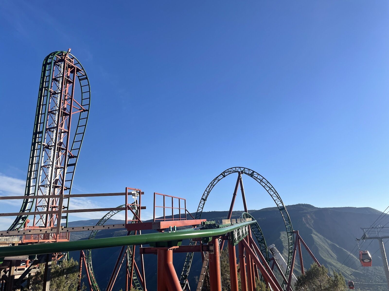 defiance rollercoast at glenwood cavern amusement park in colorado