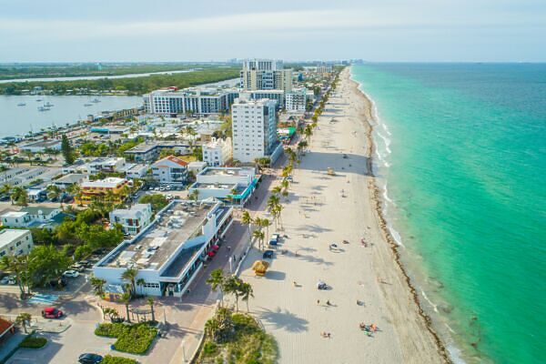 Hollywood Beach Boardwalk: The 7 Best Restaurants and Bars to Try