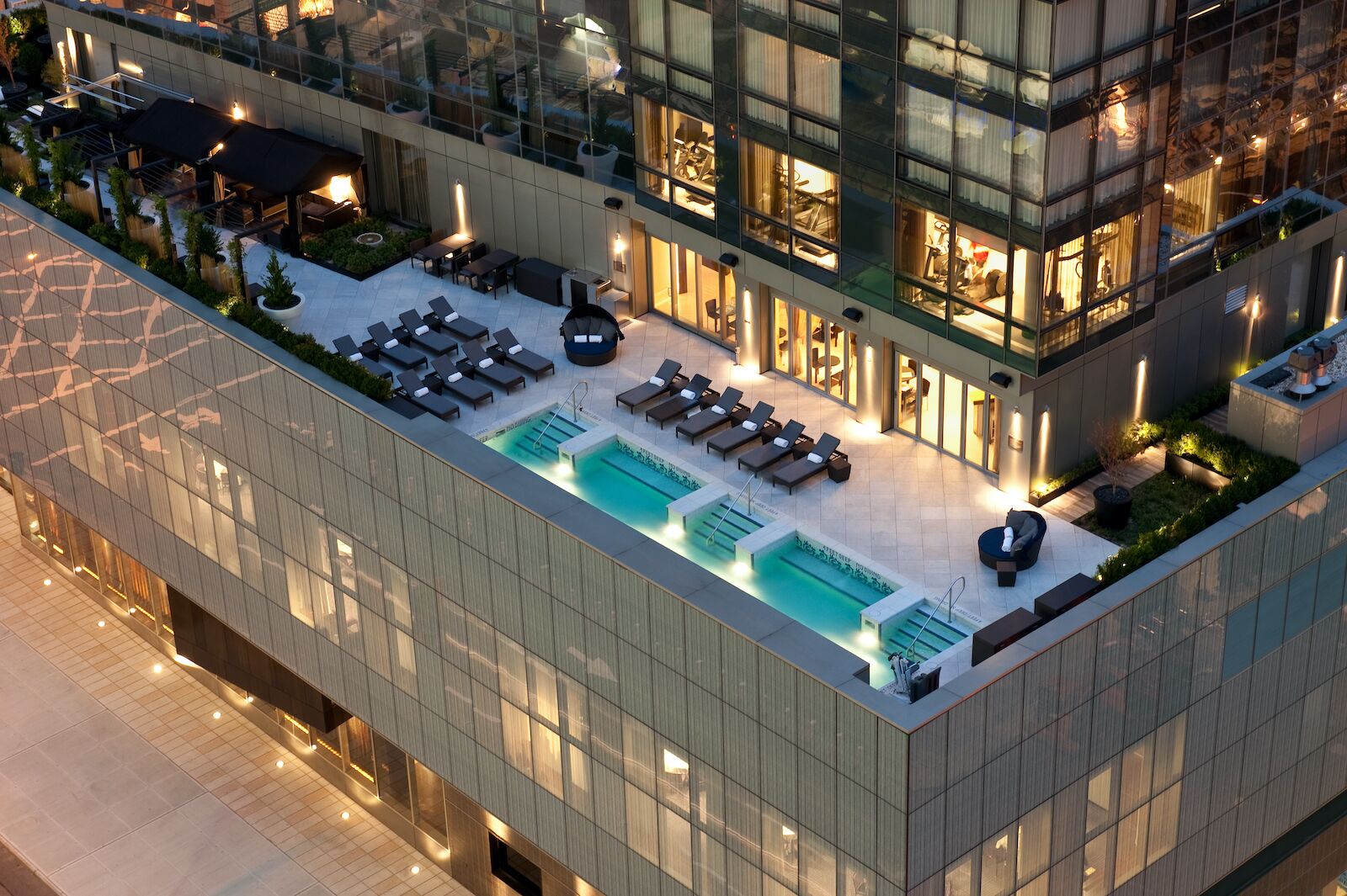 pool-deck-Dominick-hotel