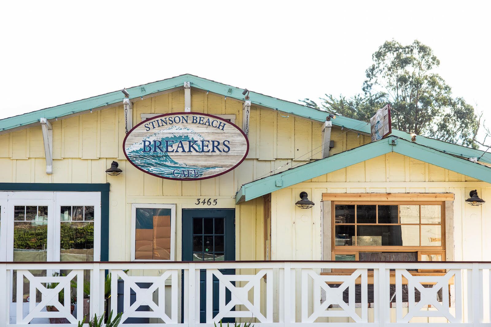 The facade of the Breakers Cafe at Stinson Beach