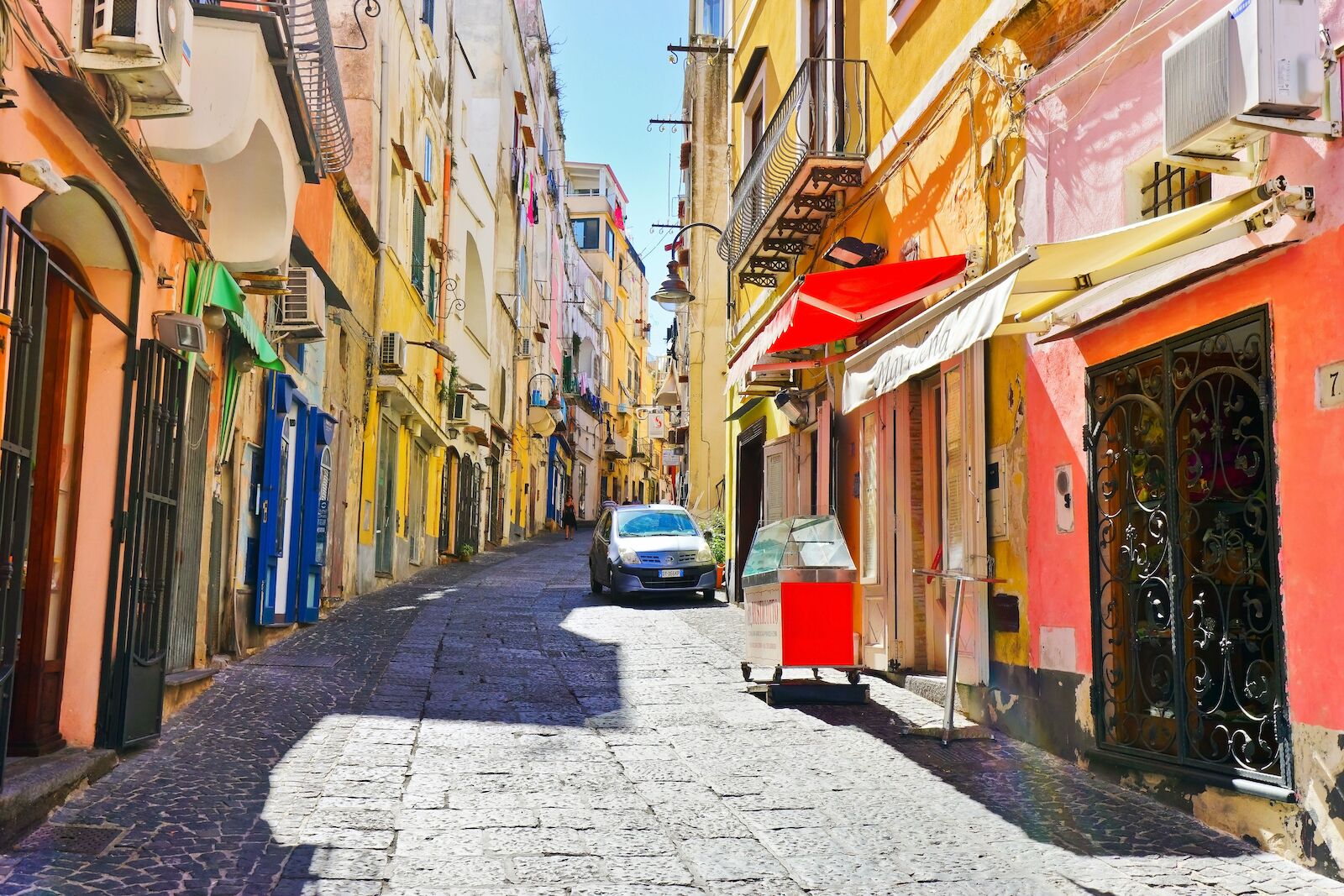 procida-italy-narrow-streets with car in the background
