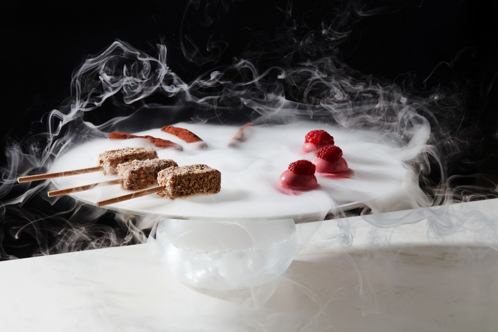 Desserts with liquid nitrogen, Toronto Michelin Guide