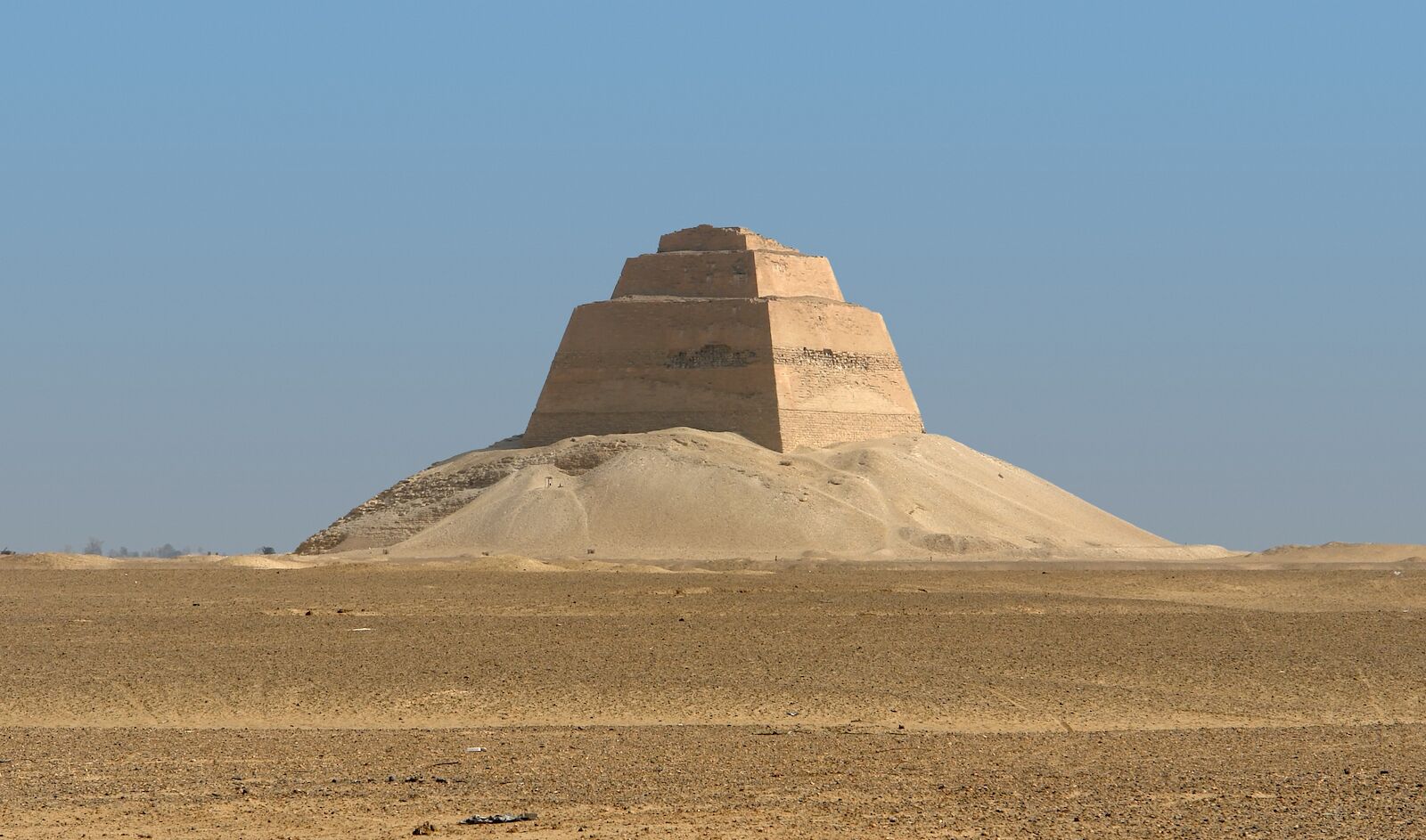 Meidum Pyramid. What's inside this pyramid?