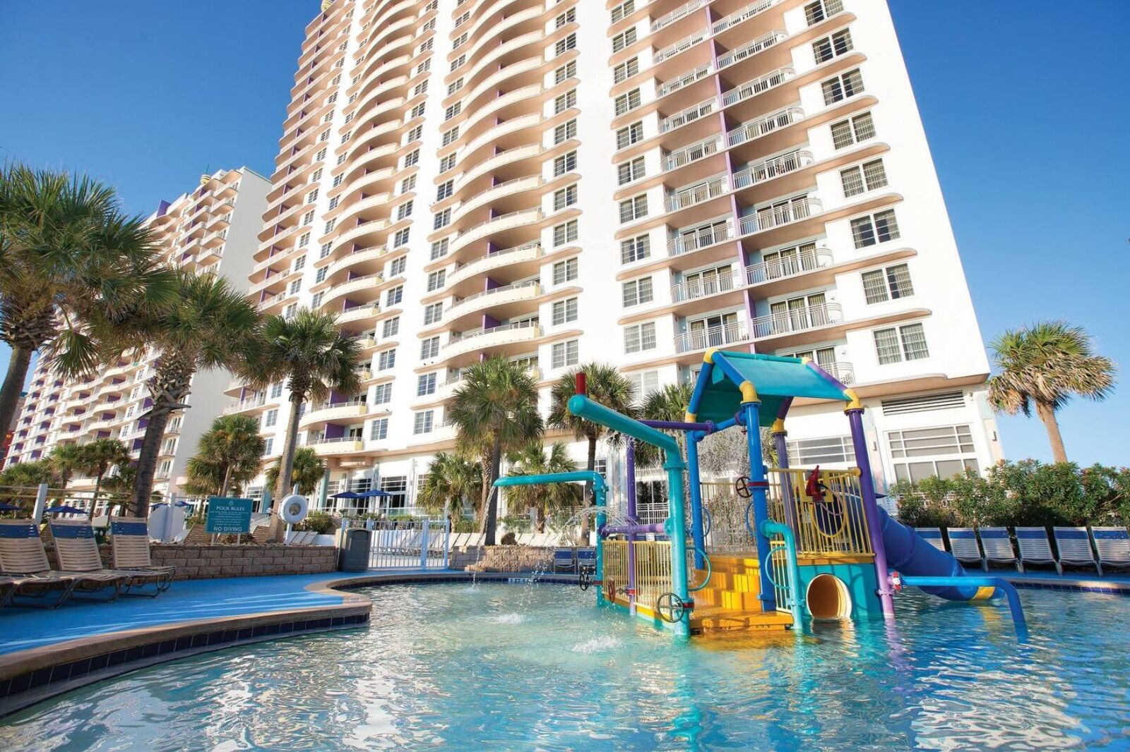 Swimming pool at Airbnb Daytona Beach 