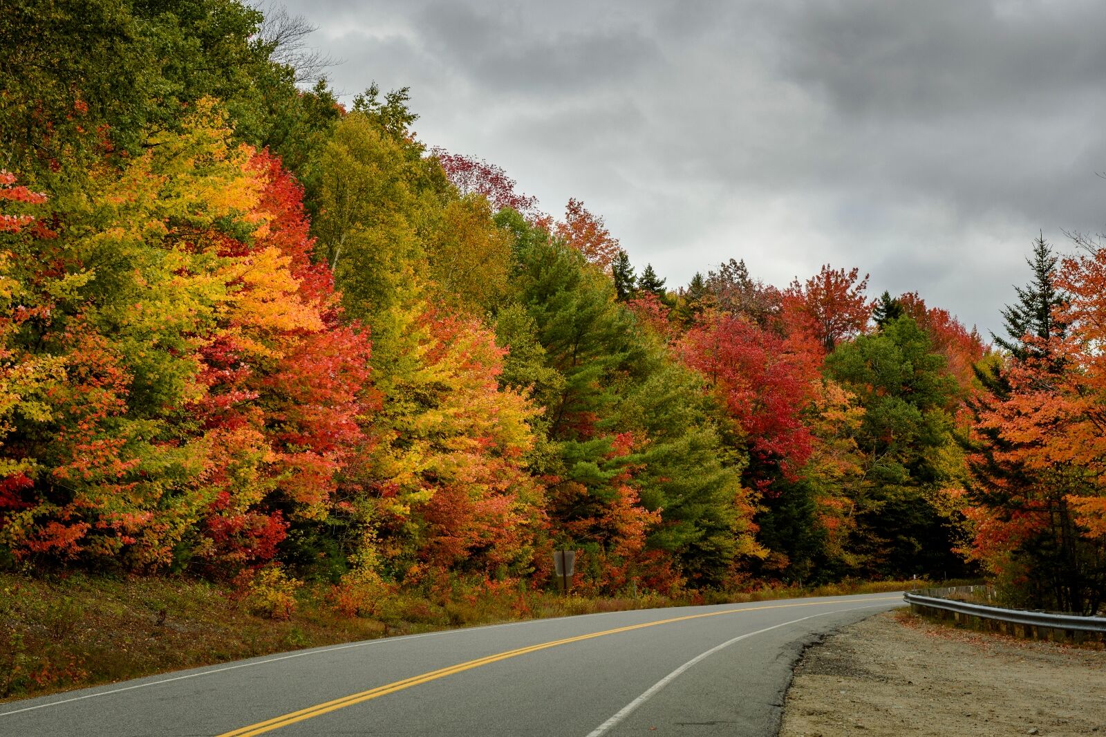 Kancamagus highway one of the best fall road trips in the US 