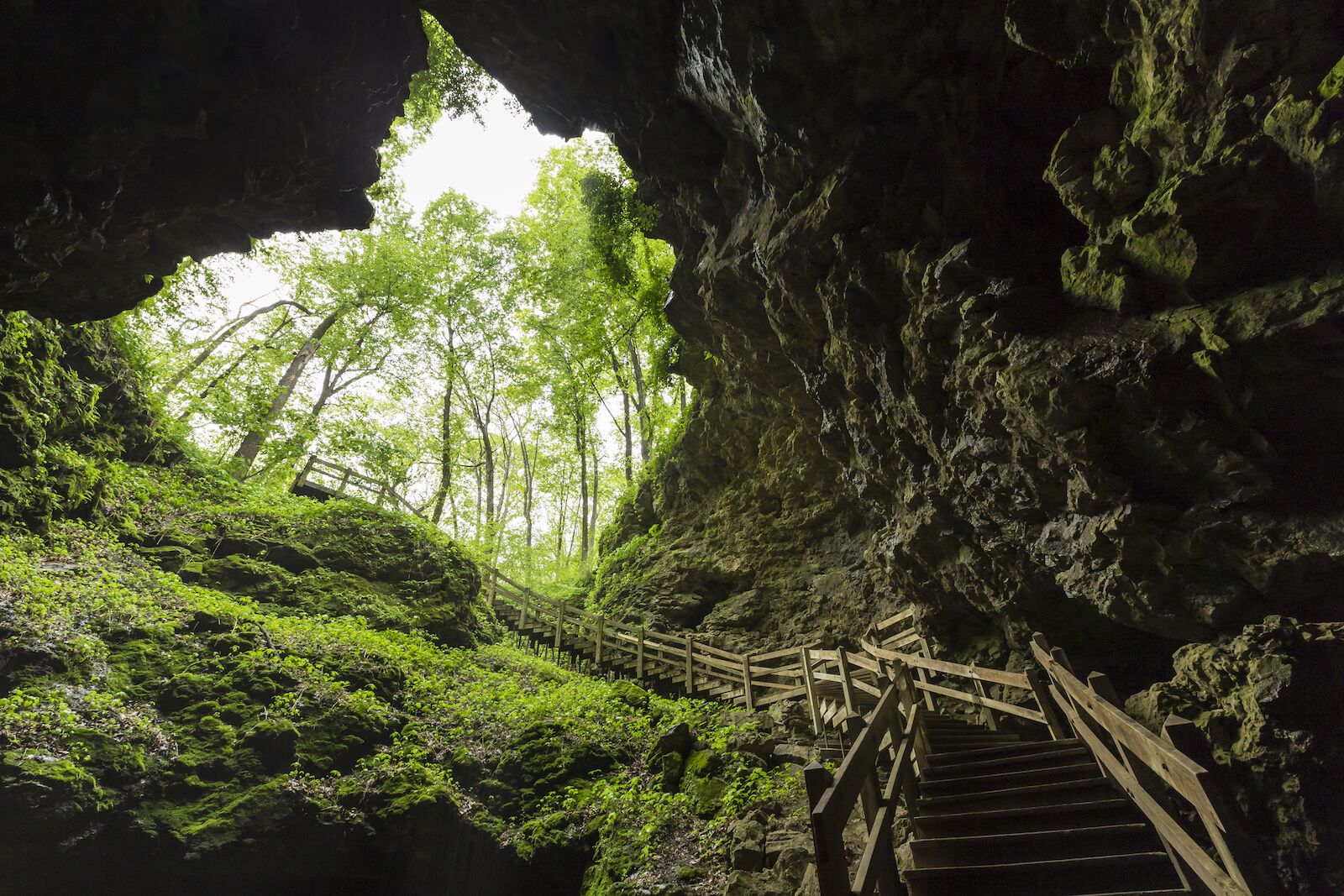 best iowa state parks caves