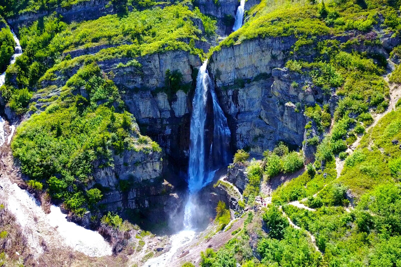 Stewart Falls one of the largest waterfalls in Utah