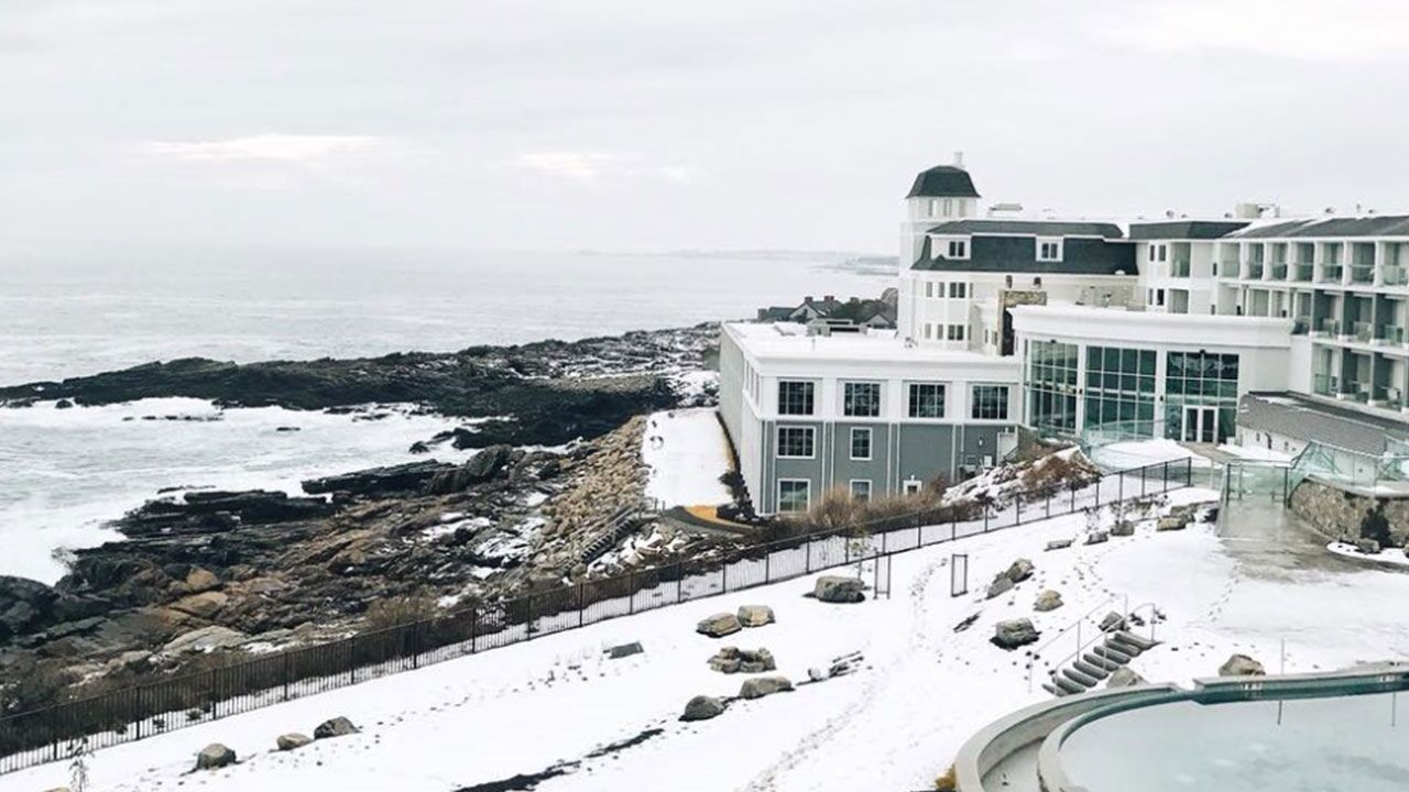 The Cliff House In Maine Is The Best Place To Experience Winter