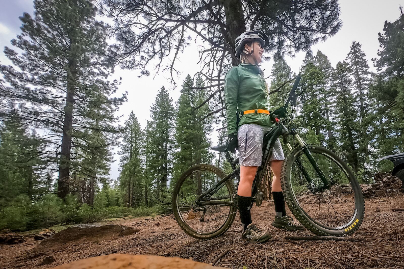 Patagonia rain jacket - dirt roamer for mountain biking 