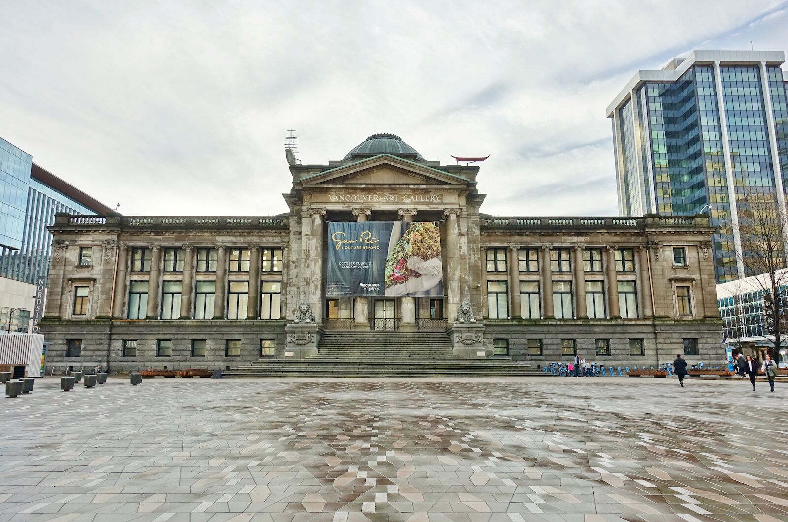 View of the Vancouver Art Gallery, one of the best museums in Vancouver