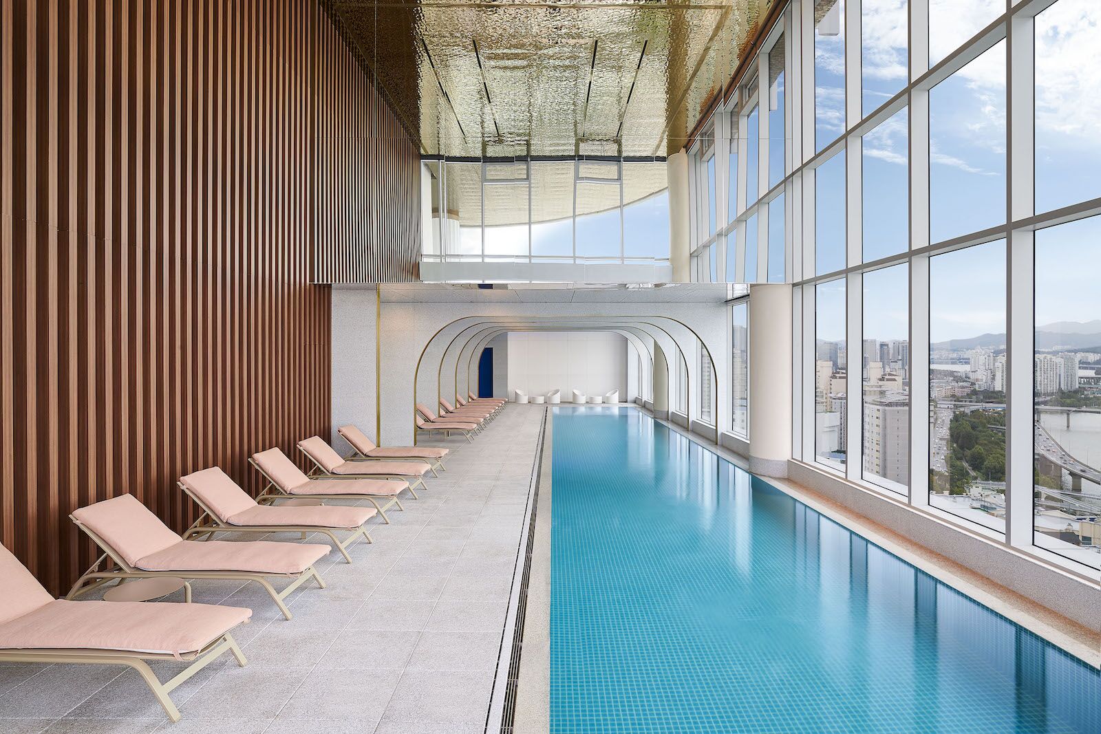 the indoor pool at hotel naru in seoul