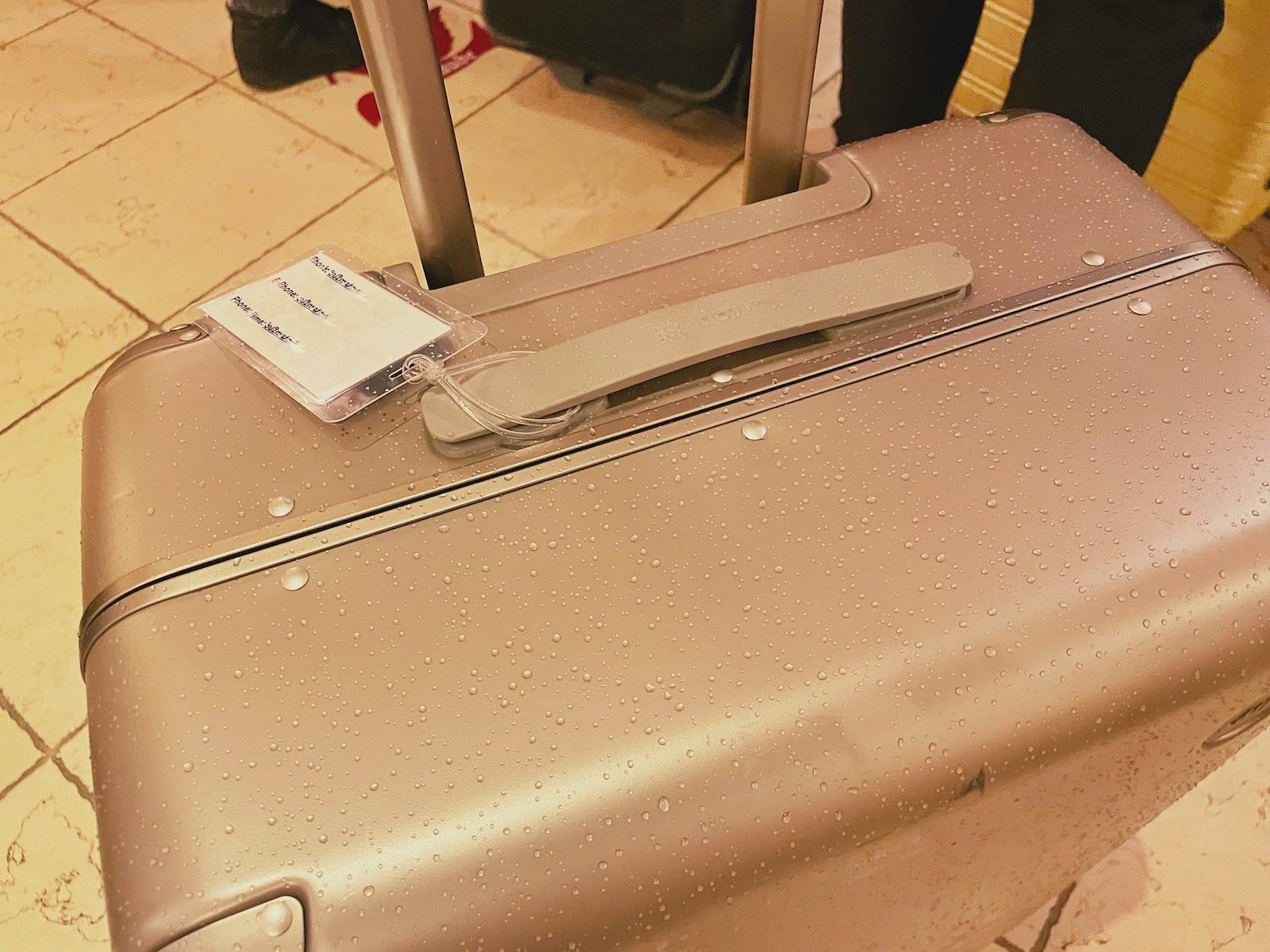 Raindrops on monos luggage hybrid 