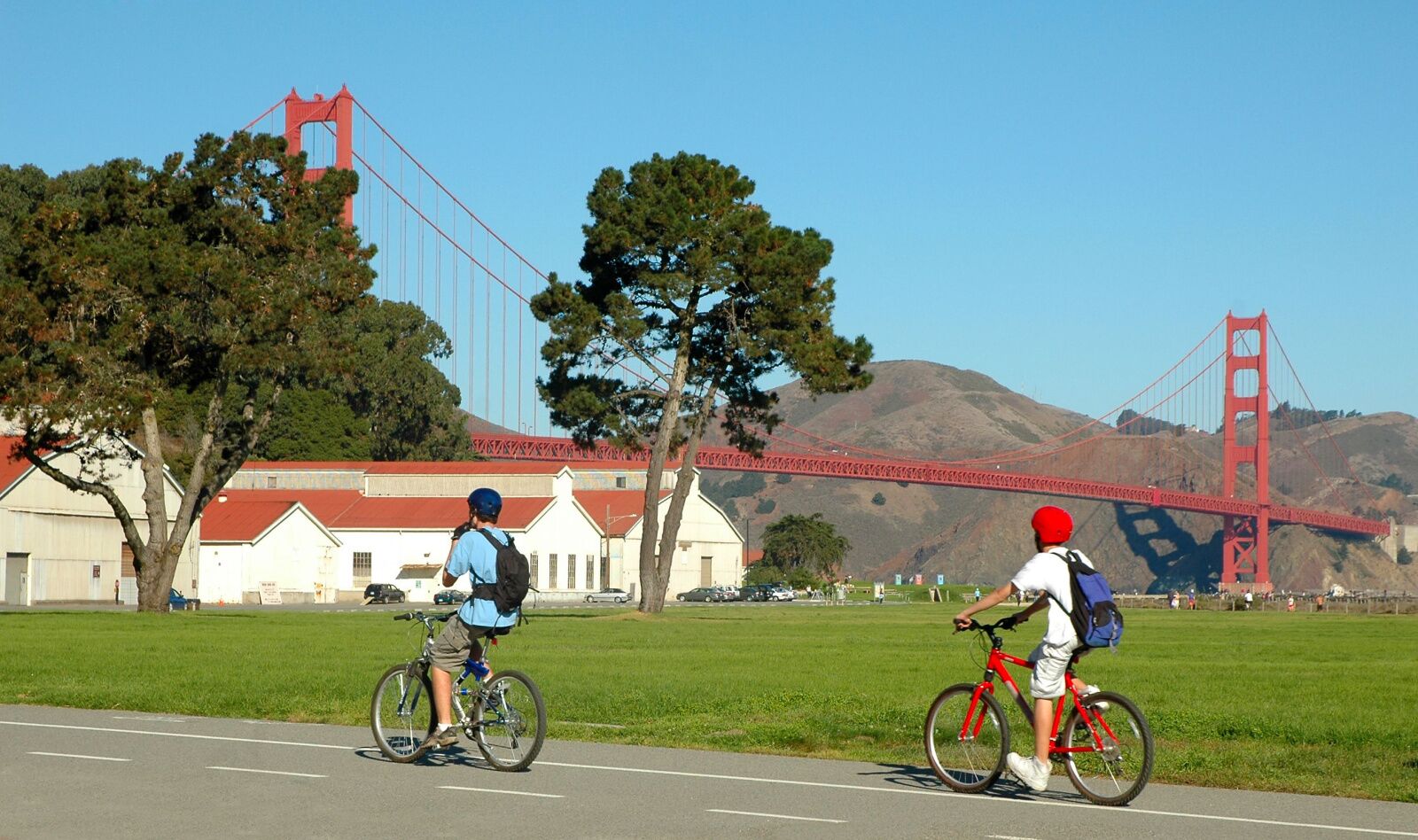 cyclicsts in the presidio in SF 