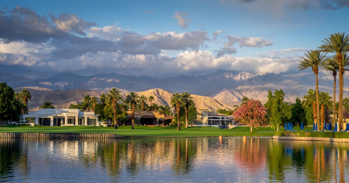 The JW Marriott In Palm Desert California Uses A Boat For Hotel Entry   Jw Marriott Palm Desert 