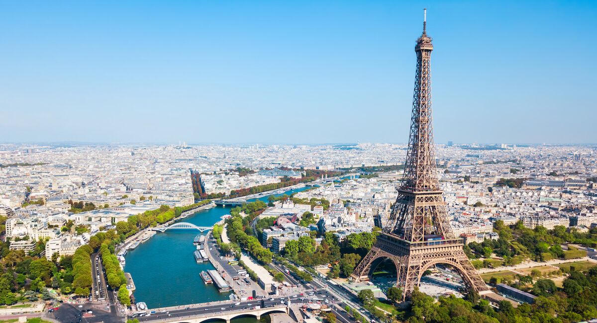 which day to visit eiffel tower