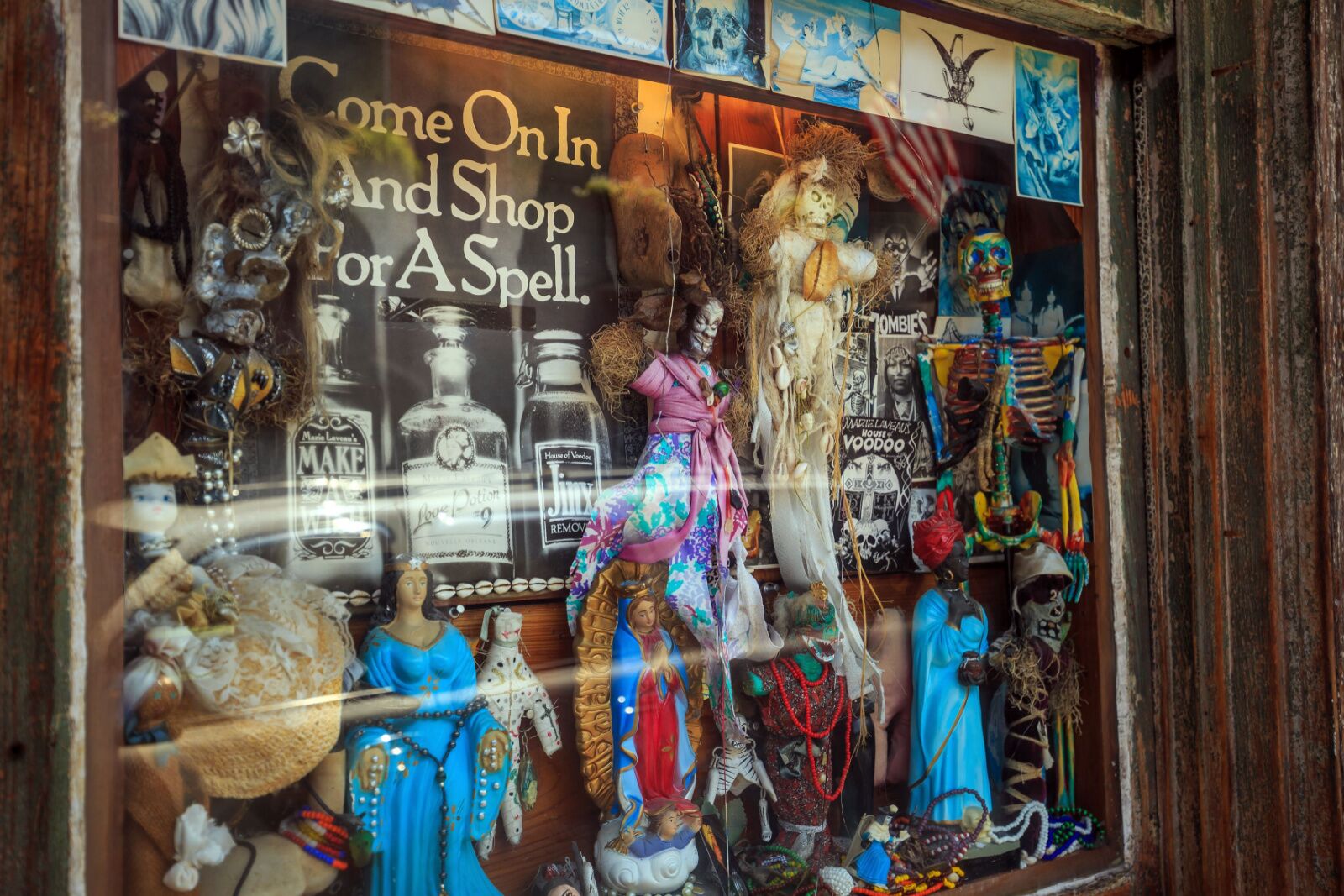 haunted hotels in new orleans - voodoo shop front 