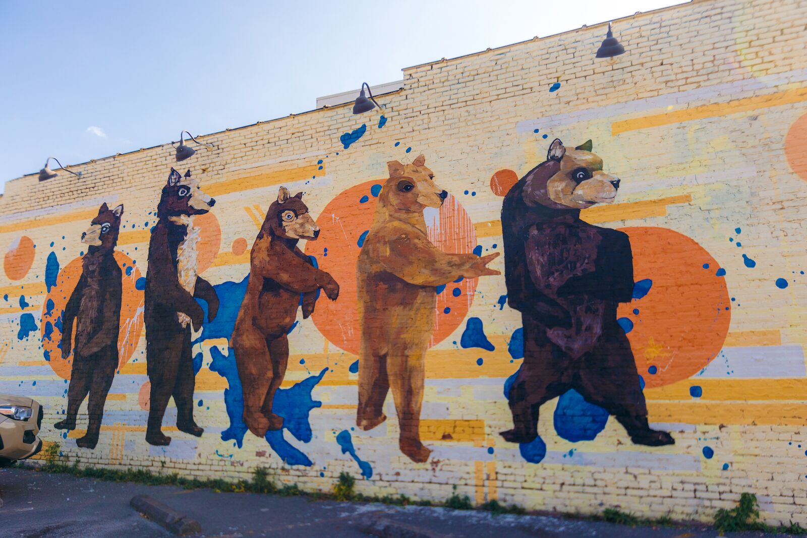 things to do in nashville with kids - bear mural