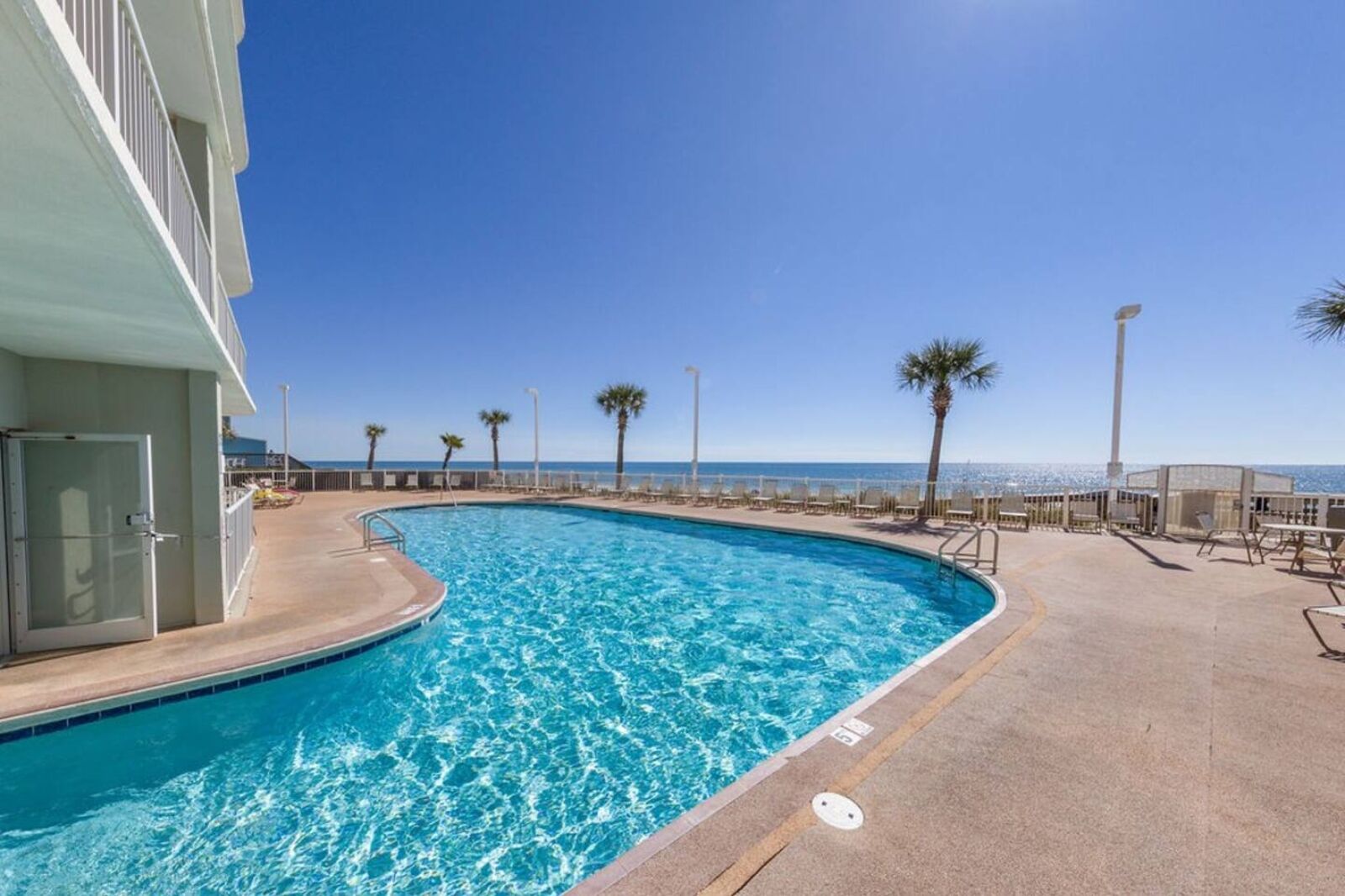 8 Airbnb Orange Beach Rentals With Oceanfront Views and Swimming Pools