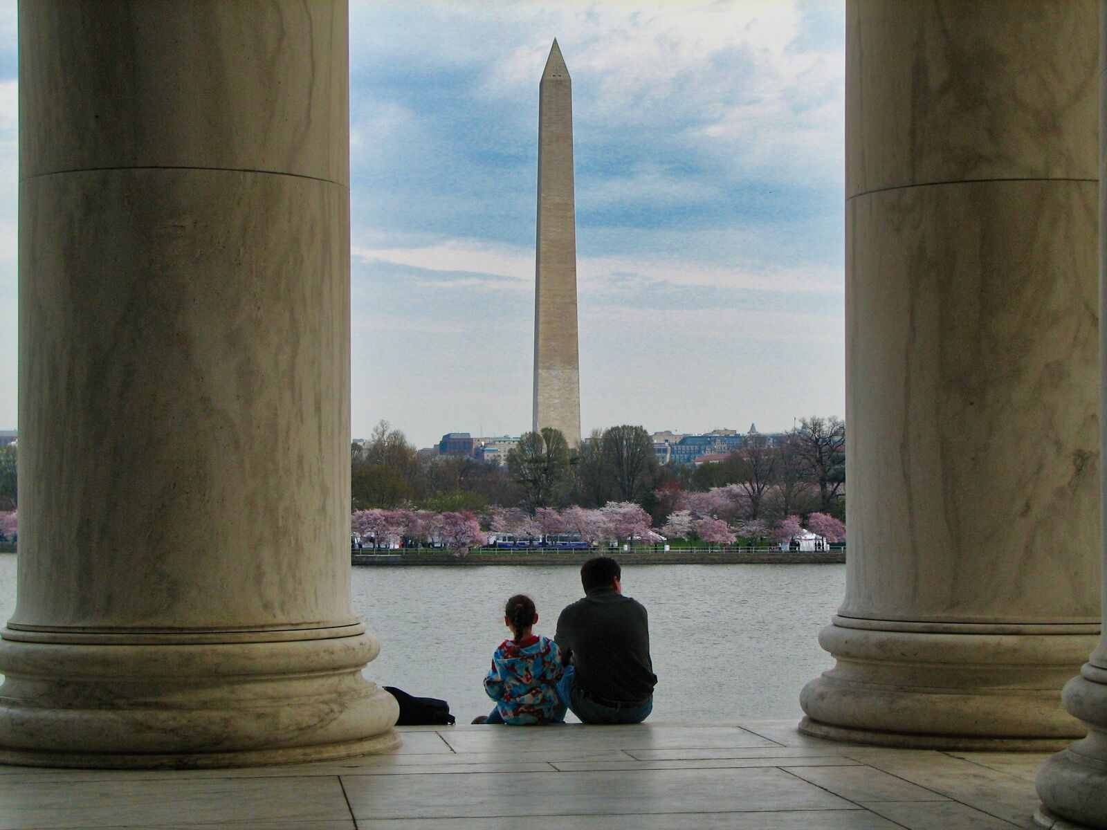 things to do with kids in DC - at lincoln memorial