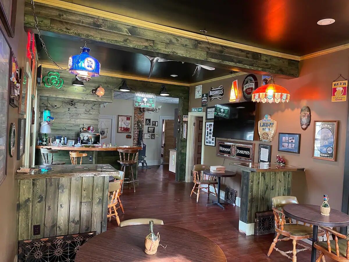 irish pub airbnb in nebraska