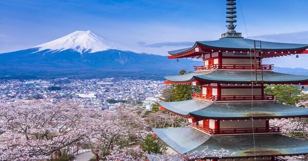 How to Visit Japan's Mount Fuji [VIDEO]