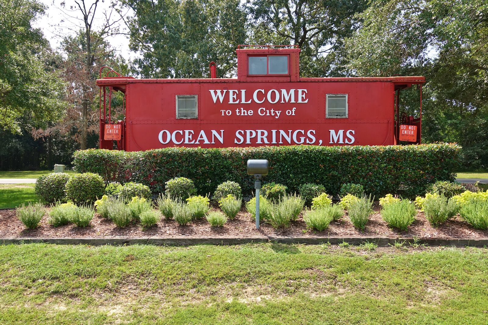 ocean springs mississippi welcome sign