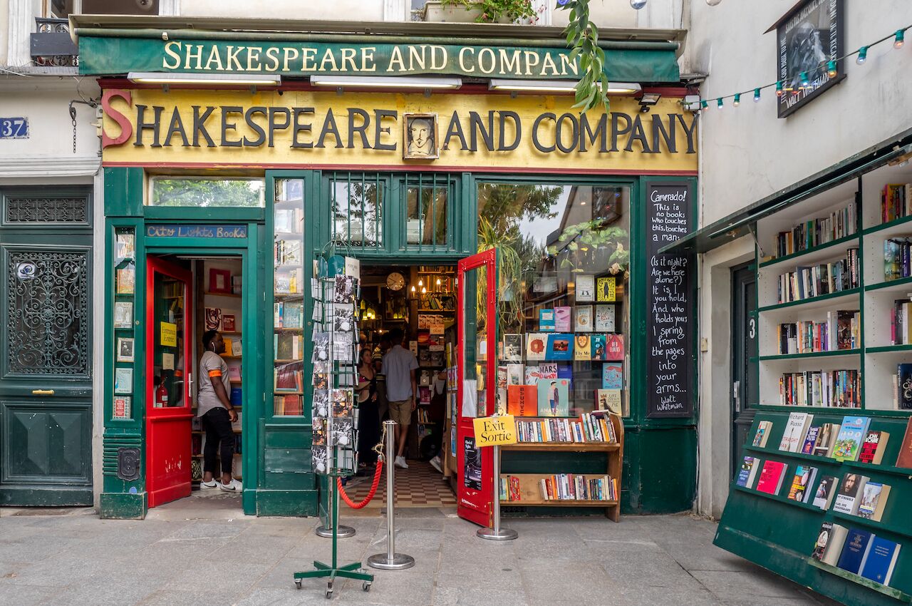 Shakespeare & Co in Paris