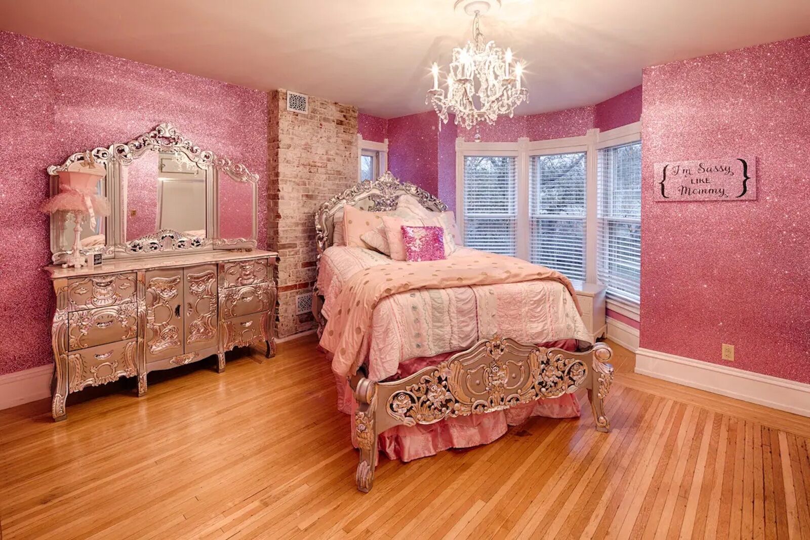 Перекрашу квартиру в розовый. Розовый дом внутри. Розовый домик. Розовый домик внутри. Розовая квартира.