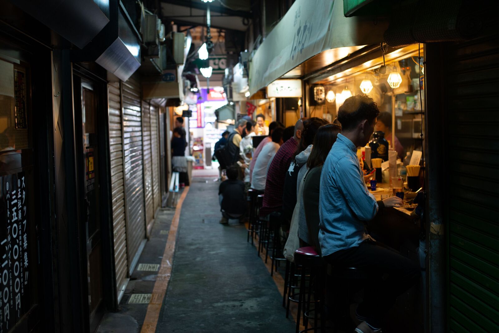 restaurants in tokyo - people at izakaya