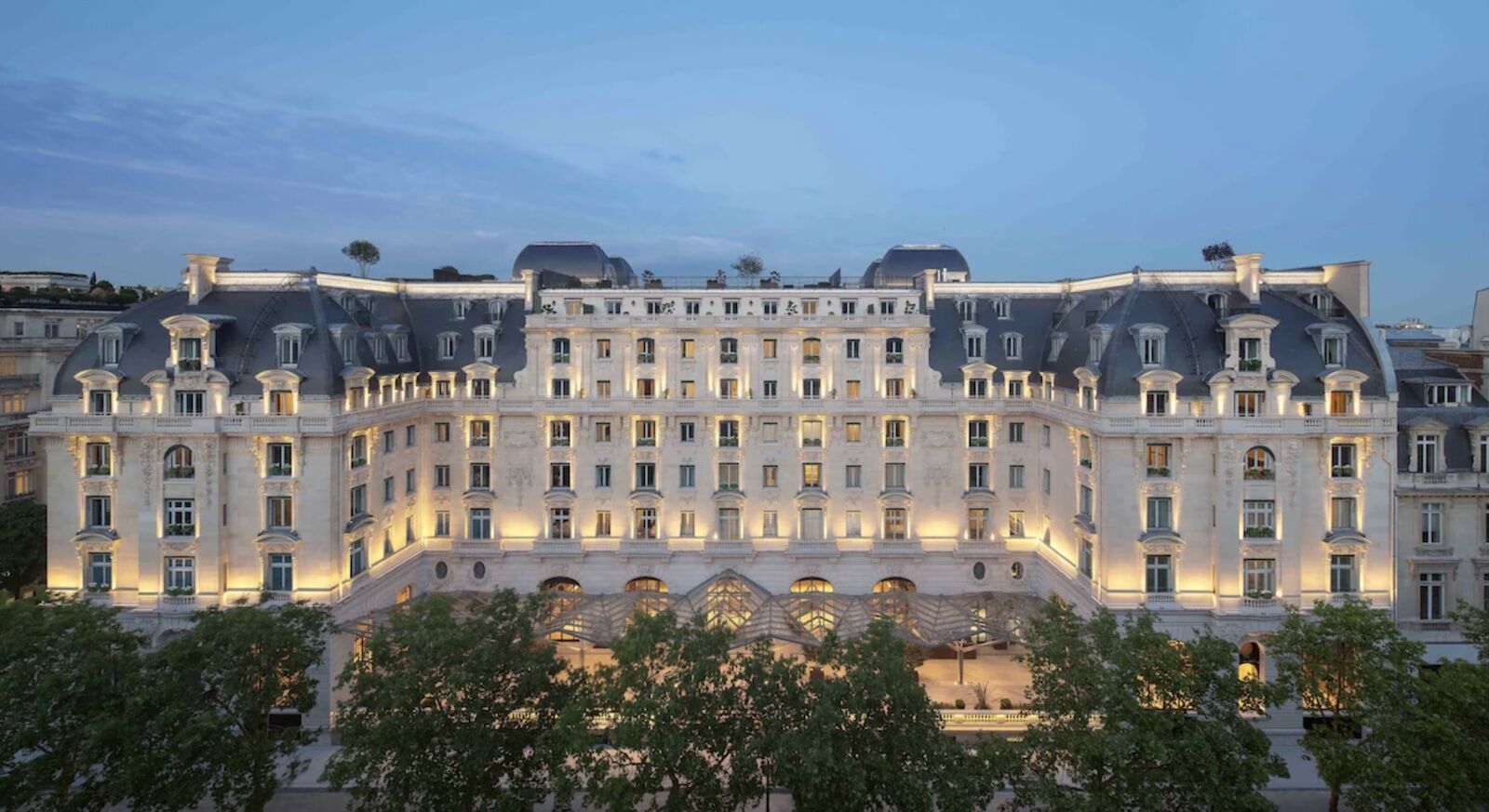 5 Star Luxury Hotel Near Arc De Triomphe