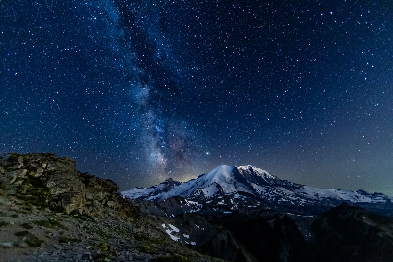 Night sky of Mount Rainier and the Milky Way Galaxy
