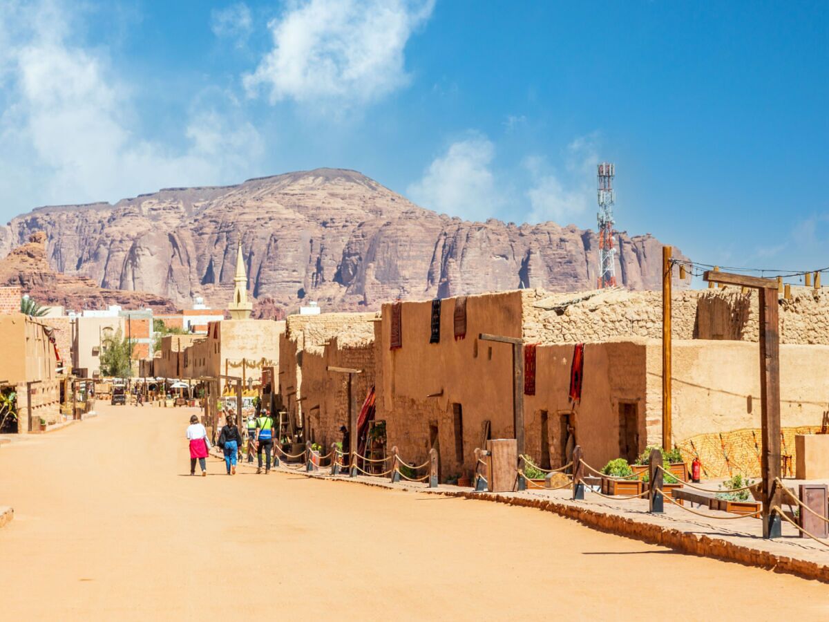 AlUla Old Town: Eat and Shop in This Thriving Archaeological Site