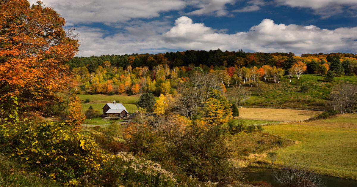 Pomfret, Vermont, Is Banning Leaf Peepers