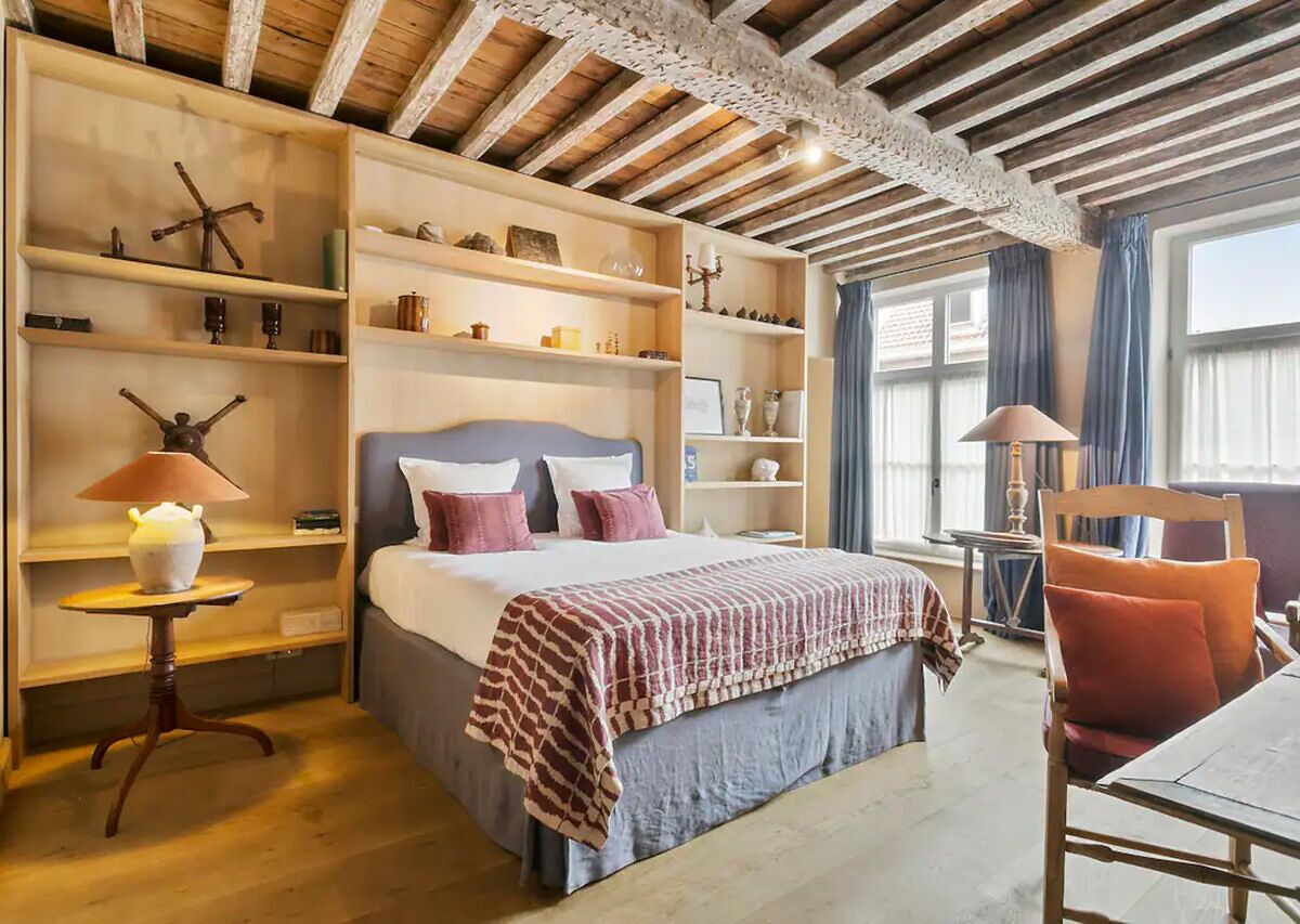 11 Convenient And Historical Airbnbs In Bruges, Belgium