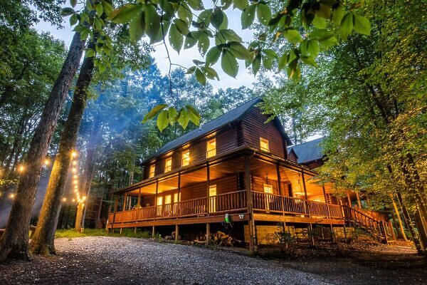 11 Cozy Airbnbs Near New River Gorge National Park